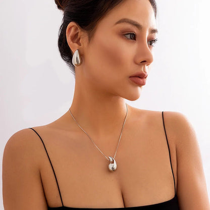 Boucle d'oreille et Collier Goutte d'eau